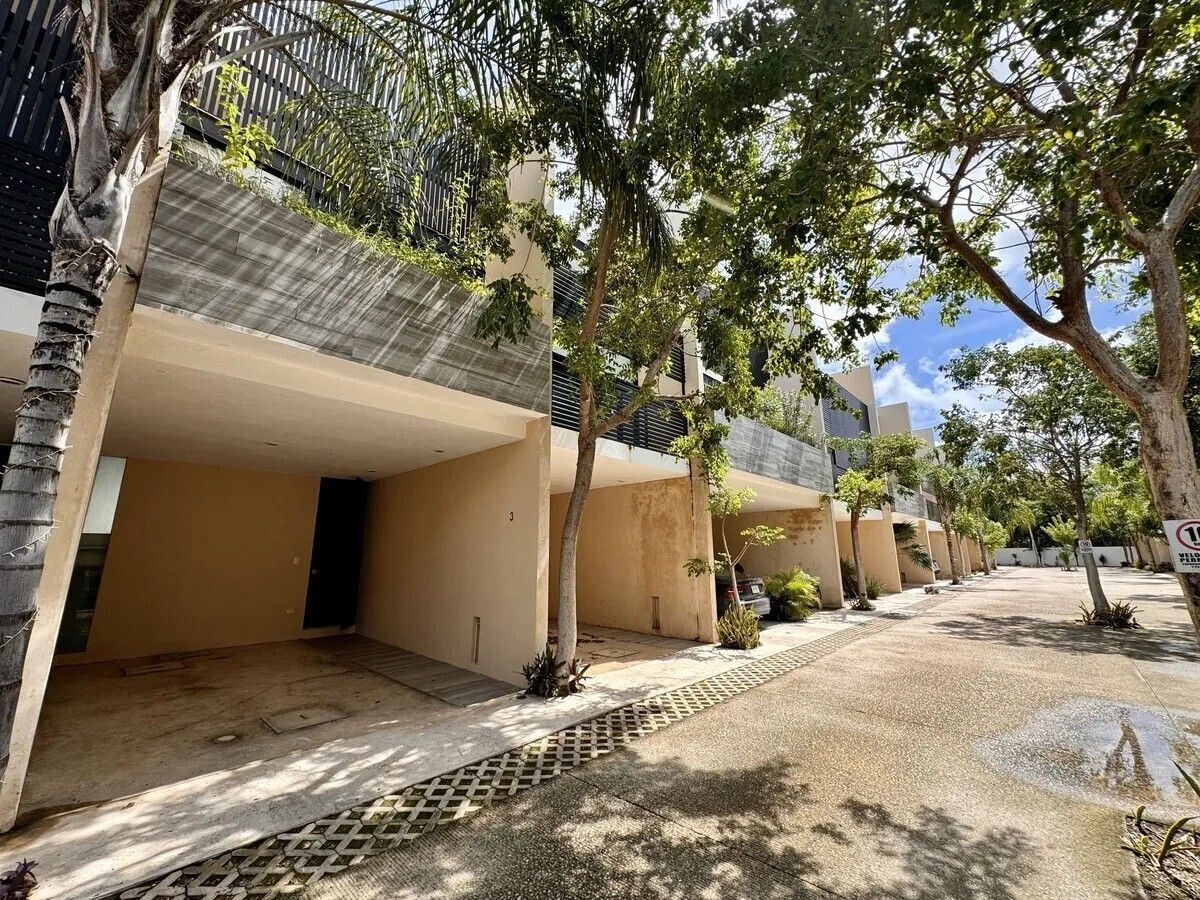 CASA EM CONDOMÍNIO PARA ALUGUEL 3 QUARTOS TERRAÇO E PISCINA EM MÉRIDA YUCATÁN, foto 1 de 23