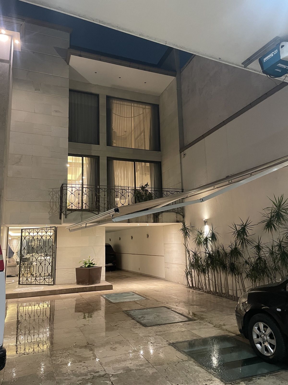 2 de 49: Entrada casa