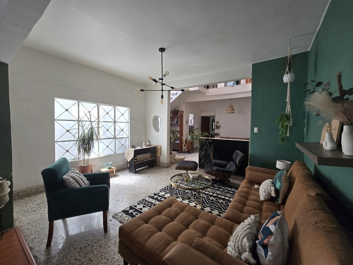 Casa en Venta en Del Valle Centro con 3 Recámaras, 3 Baños y 340 Metros Cuadrados Casa en Venta en Del Valle Centro con 3 Recámaras, 3 Baños y 340 Metros Cuadrados
