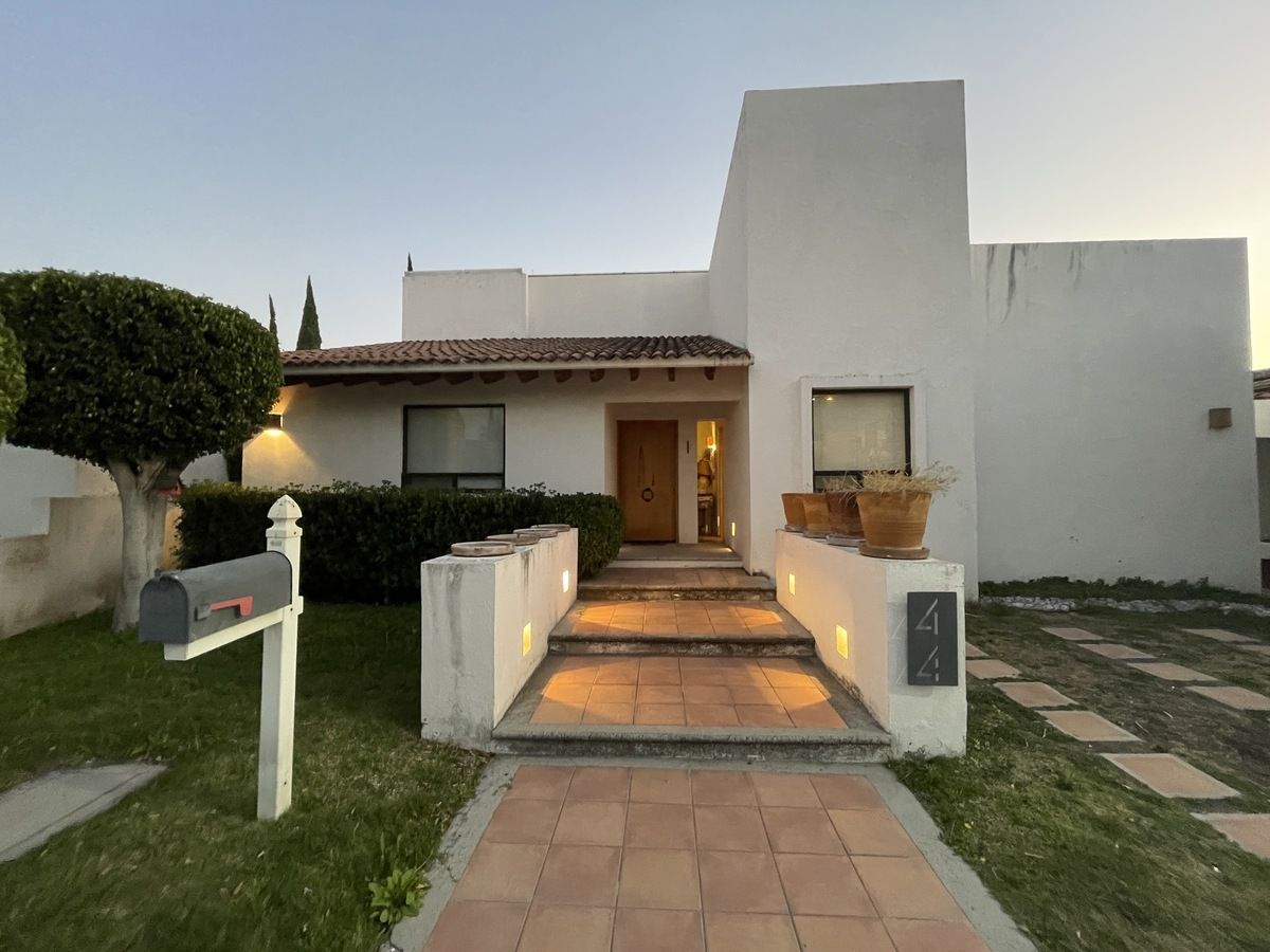 1 de 24: Fachada