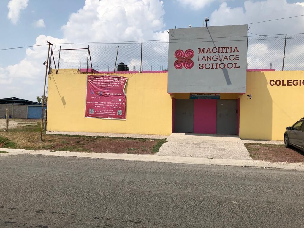 2 de 9: FACHADA