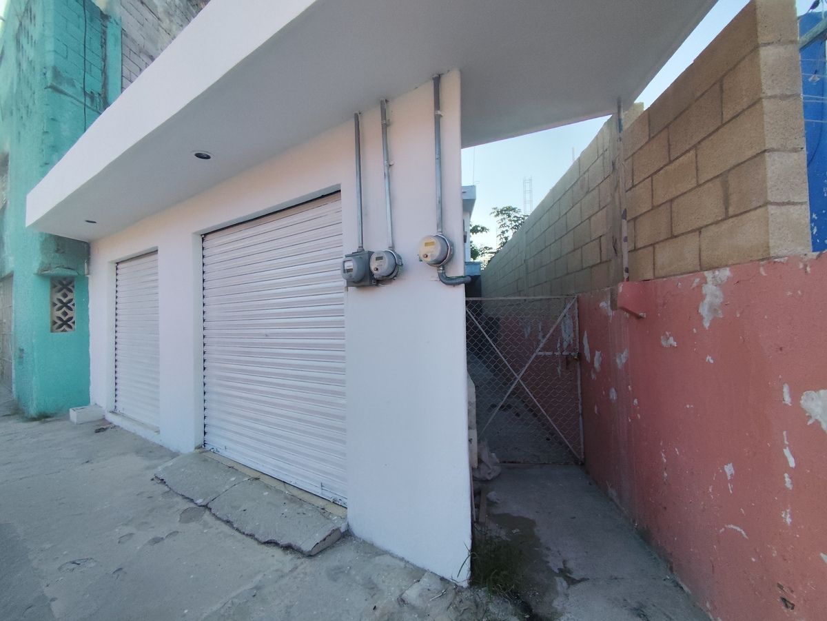 3 de 16: Fachada anterior