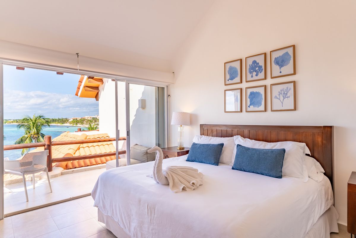 2 of 31: MASTER BEDROOM