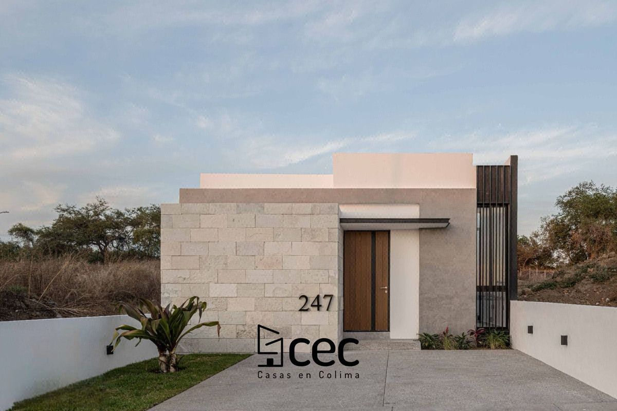Casa en Venta, 2 Recámaras, 2 Baños, Cochera para 2 Autos.