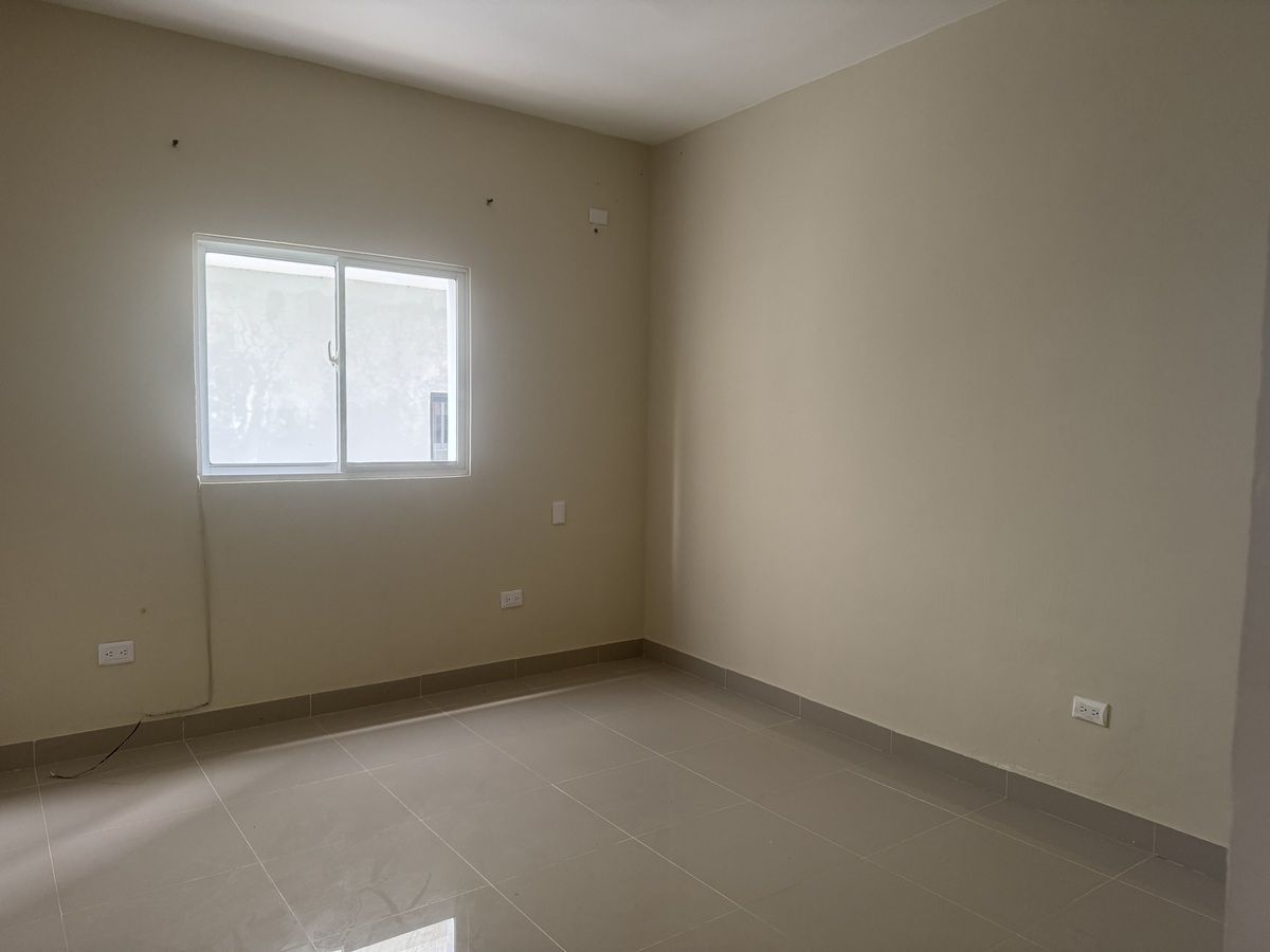 5 of 8: Bedroom
