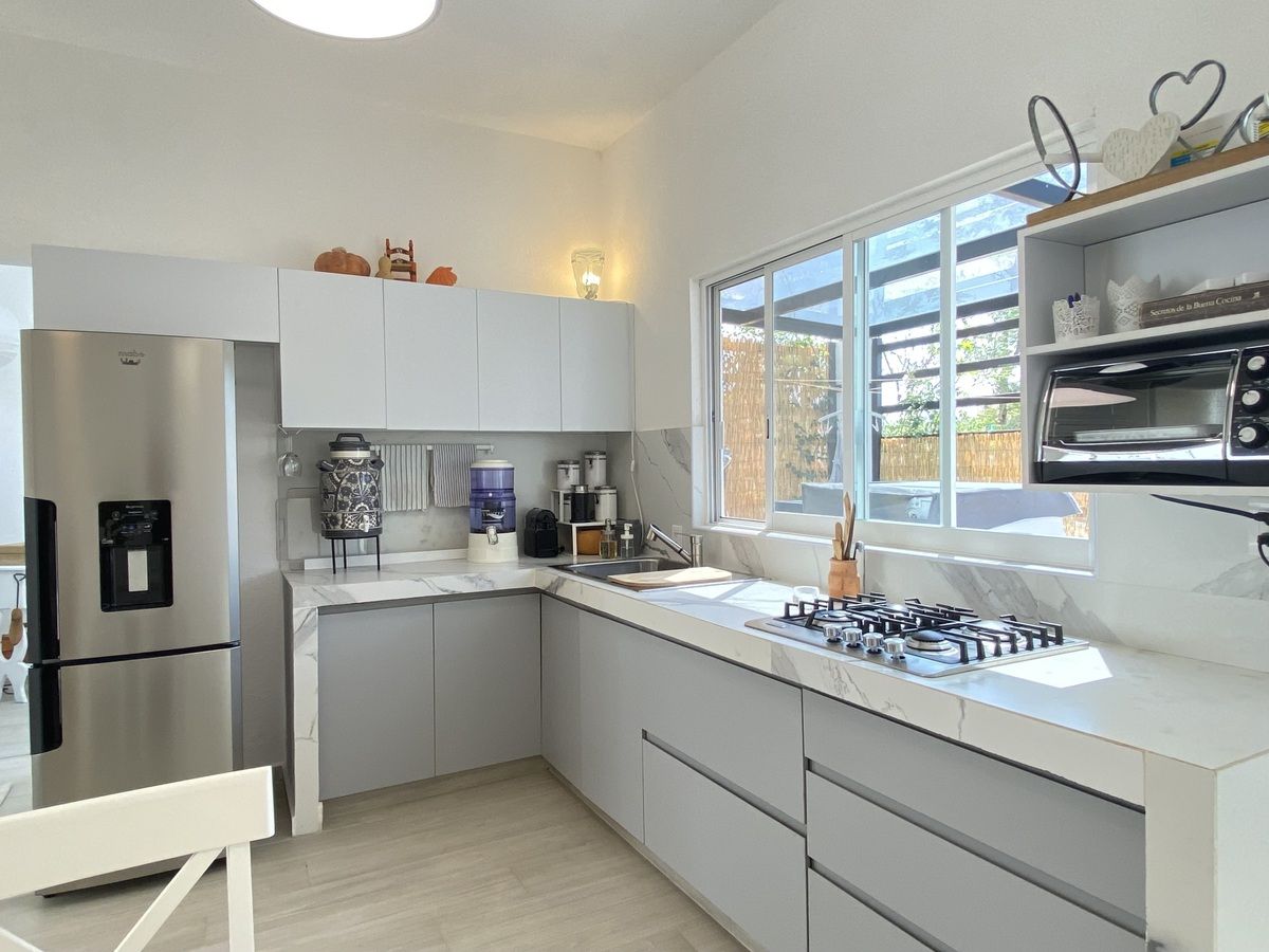 7 de 18: Cocina abierta en "L"