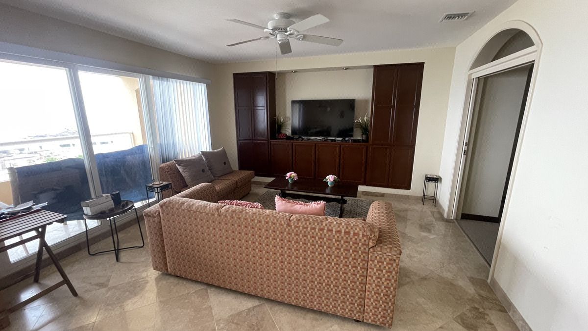 Condominio Frente al Mar en la Joya Real – en Venta