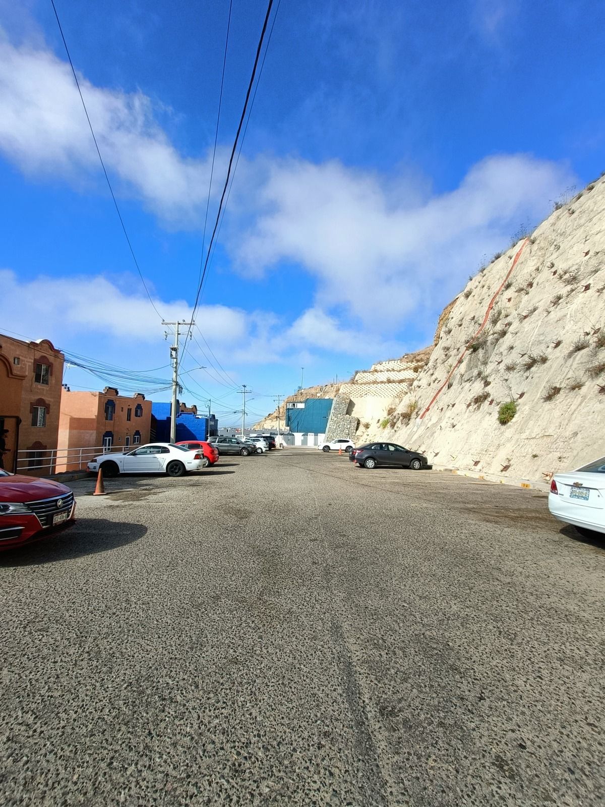 3 de 12: Estacionamiento