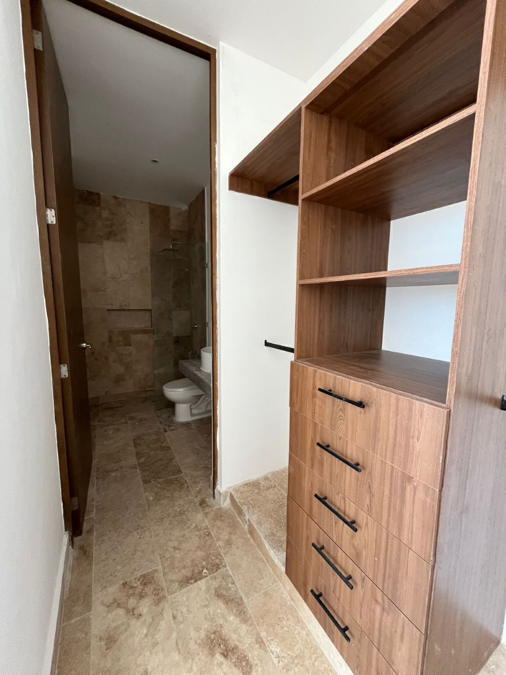 3 of 4: Imágenes del departamento muestra