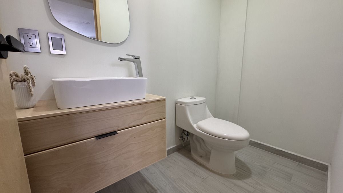 3 de 12: baño de visitas