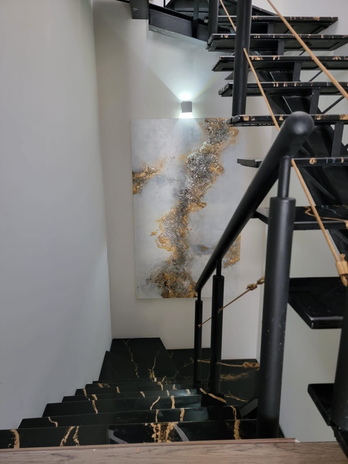 7 de 27: Escaleras a Nivel 2
