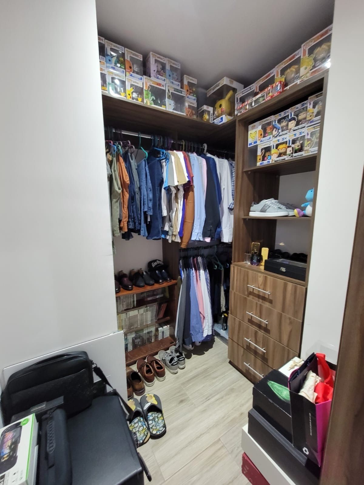 9 de 27: Walking clóset de habitación secundaria 1