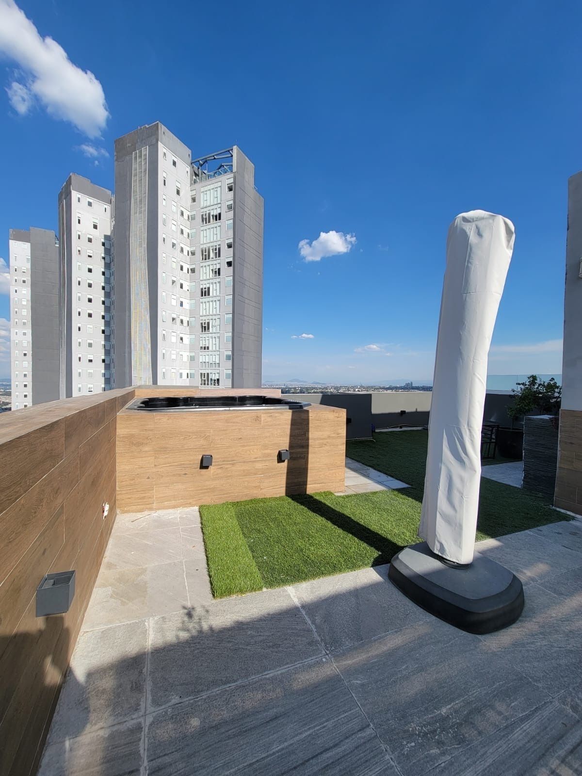 15 de 27: Roof garden - Nivel 3