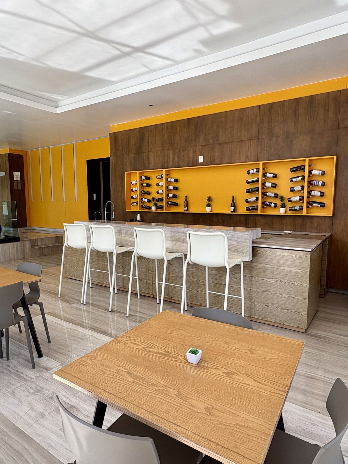 19 de 27: Amenidades: Snack bar