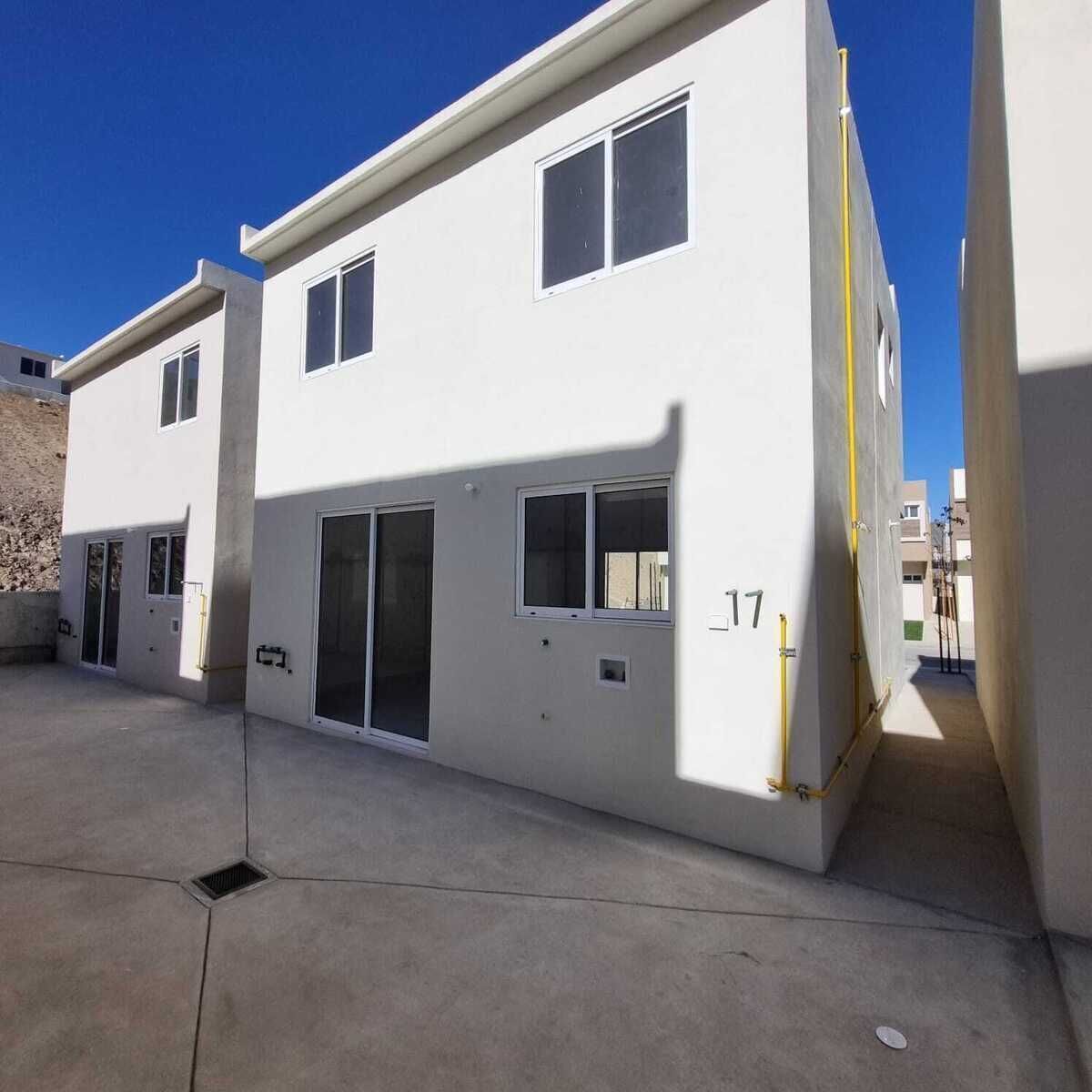 18 of 20: patio atras