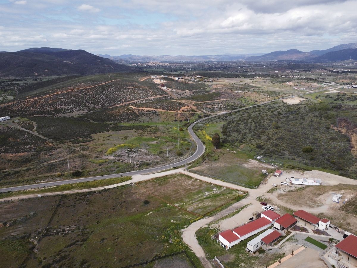 2 of 16: Vista aerea de la entrada al fraccionamiento