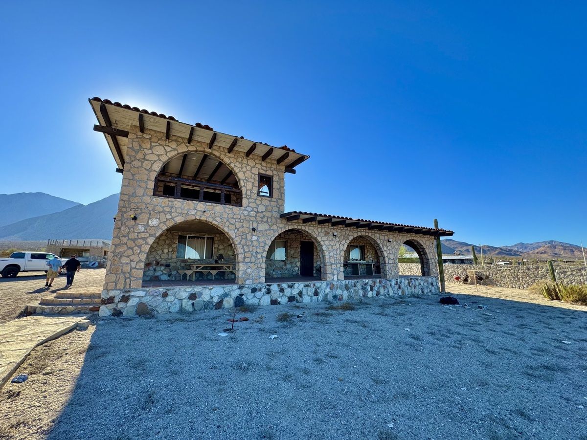 4 of 33: Casa en Venta