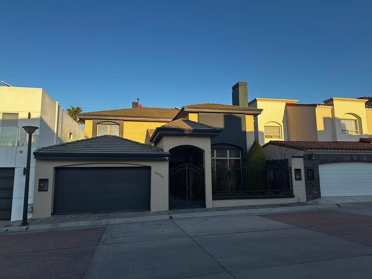 Casa en Venta en Privada Puerta de Hierro, Tijuana, B.C.