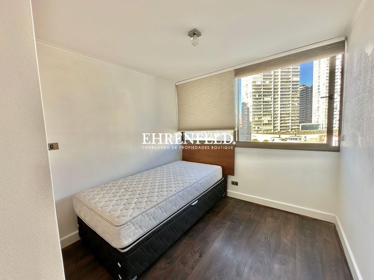 21 de 32: Dormitorio 2.