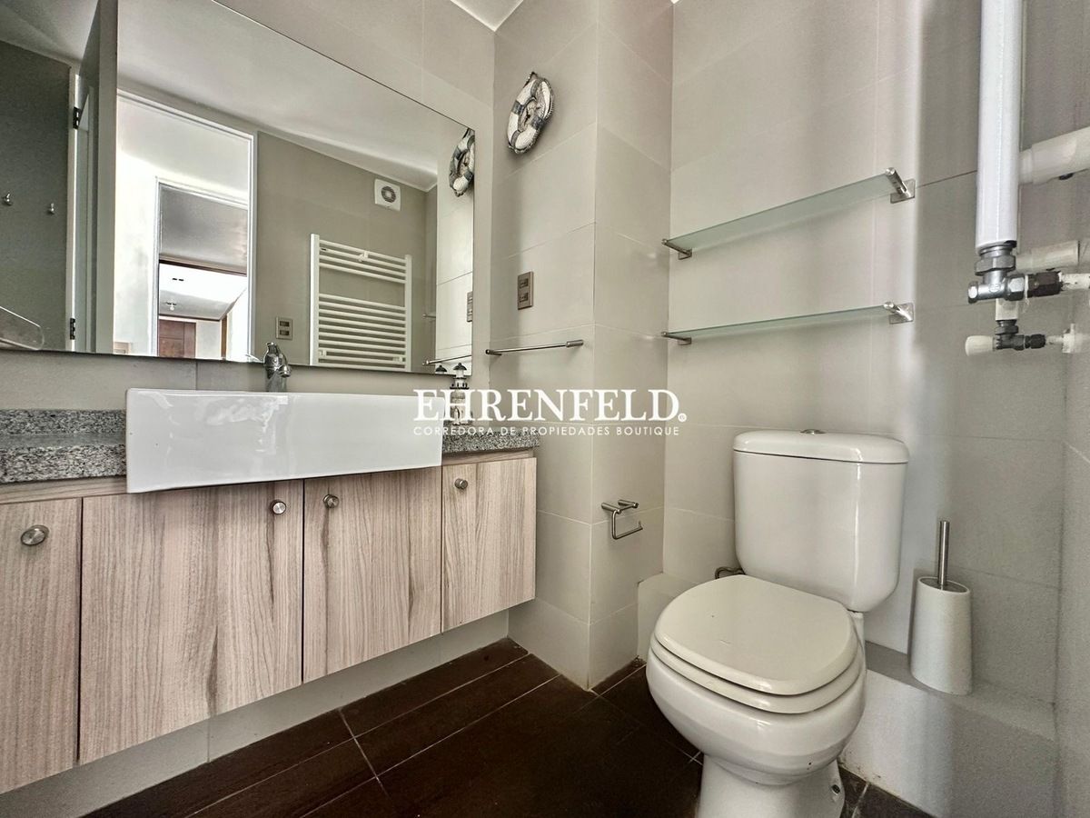 31 de 32: Baño suite.