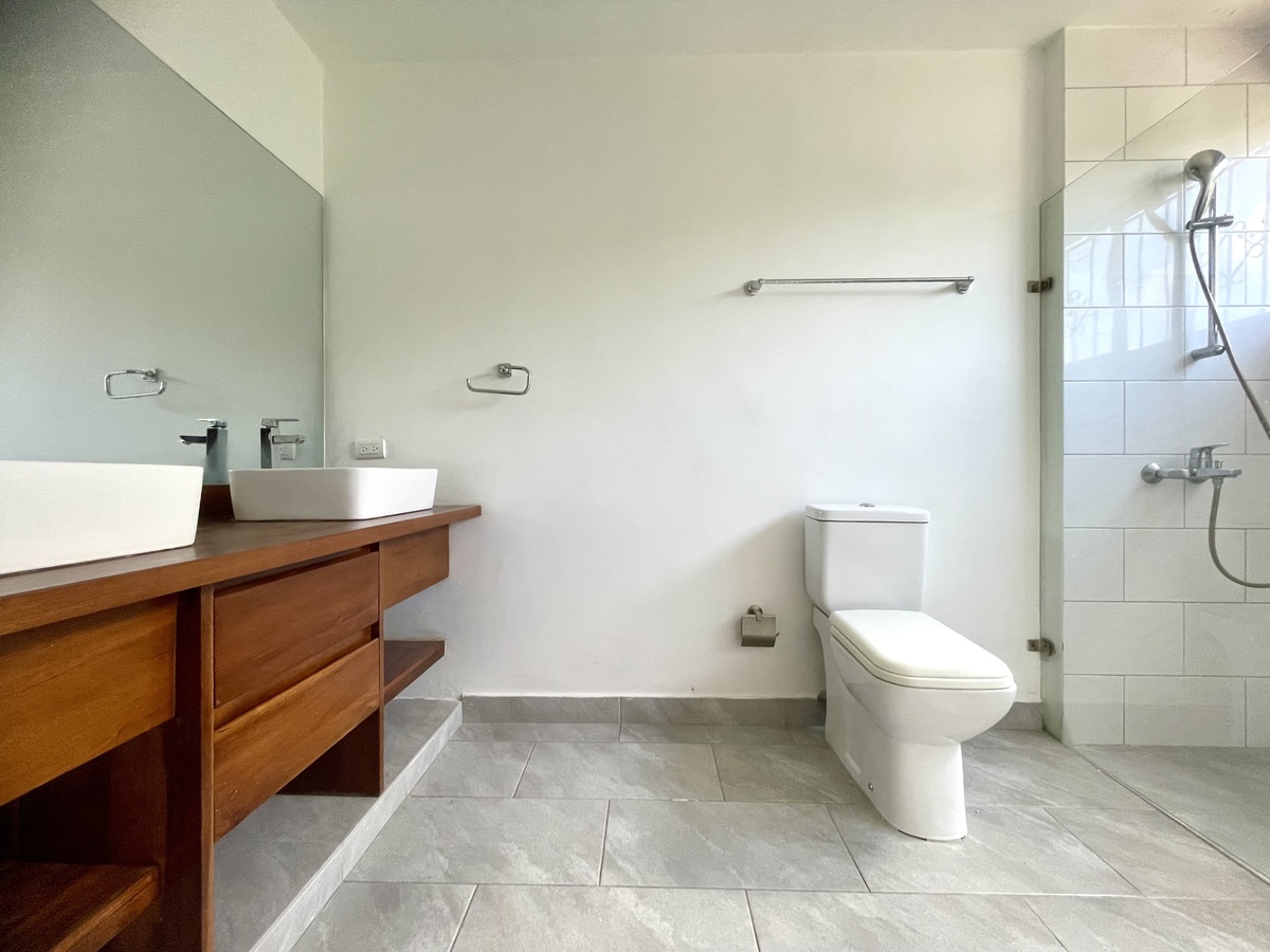 12 de 21: Baño habitación principal