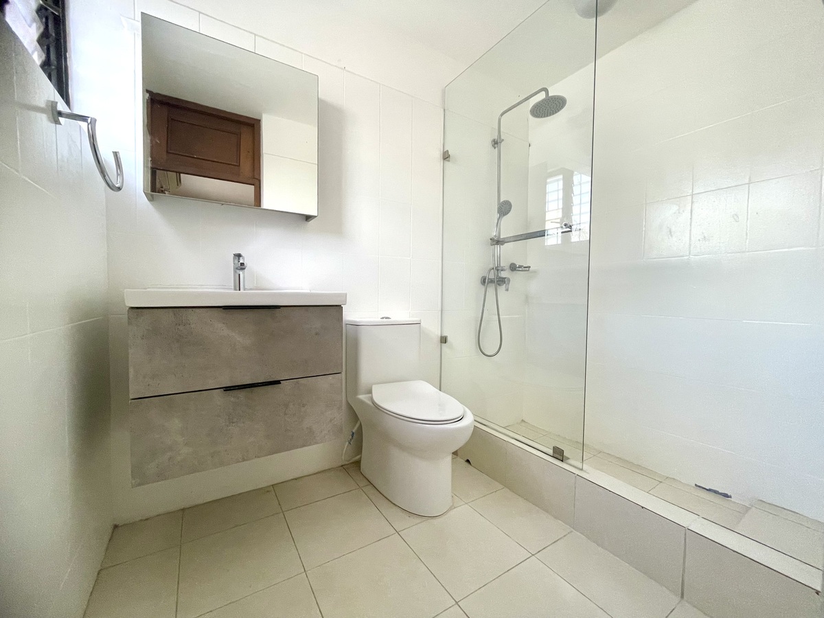 17 de 21: Baño secundario