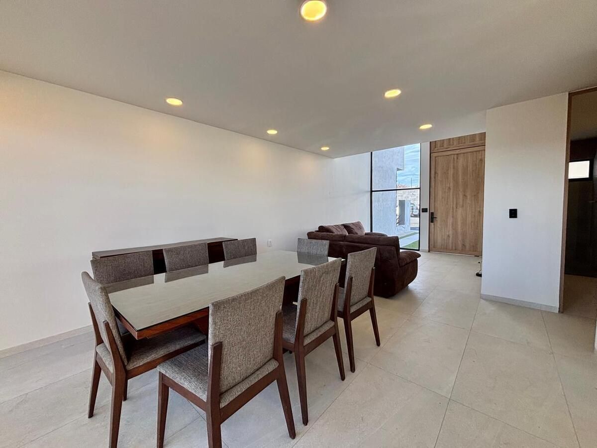 5 de 40: Amplia sala y comedor
