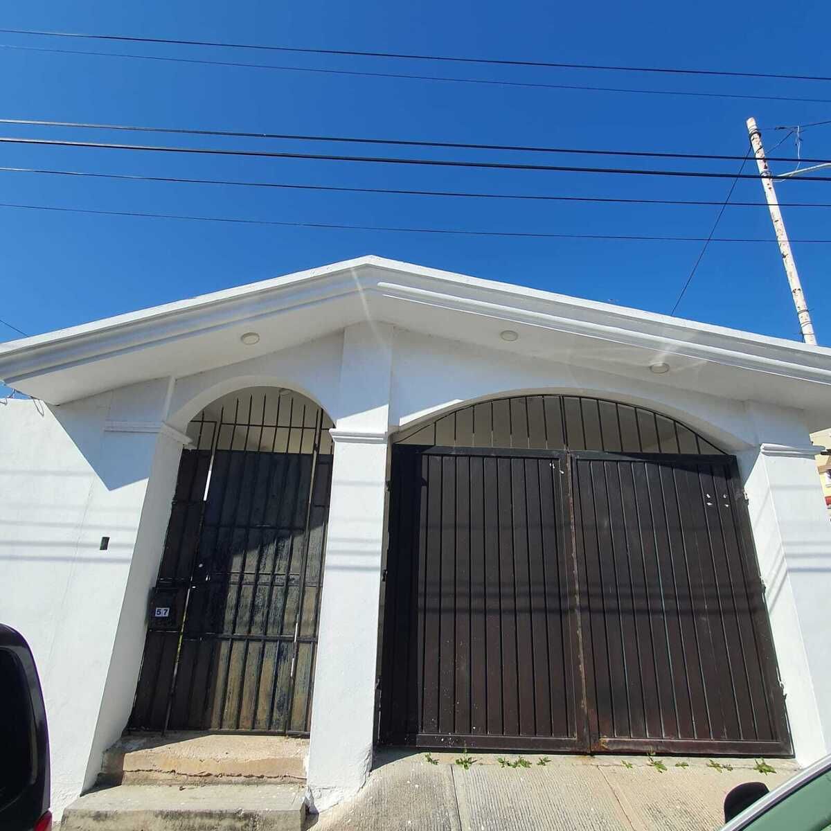 1 de 21: Fachada