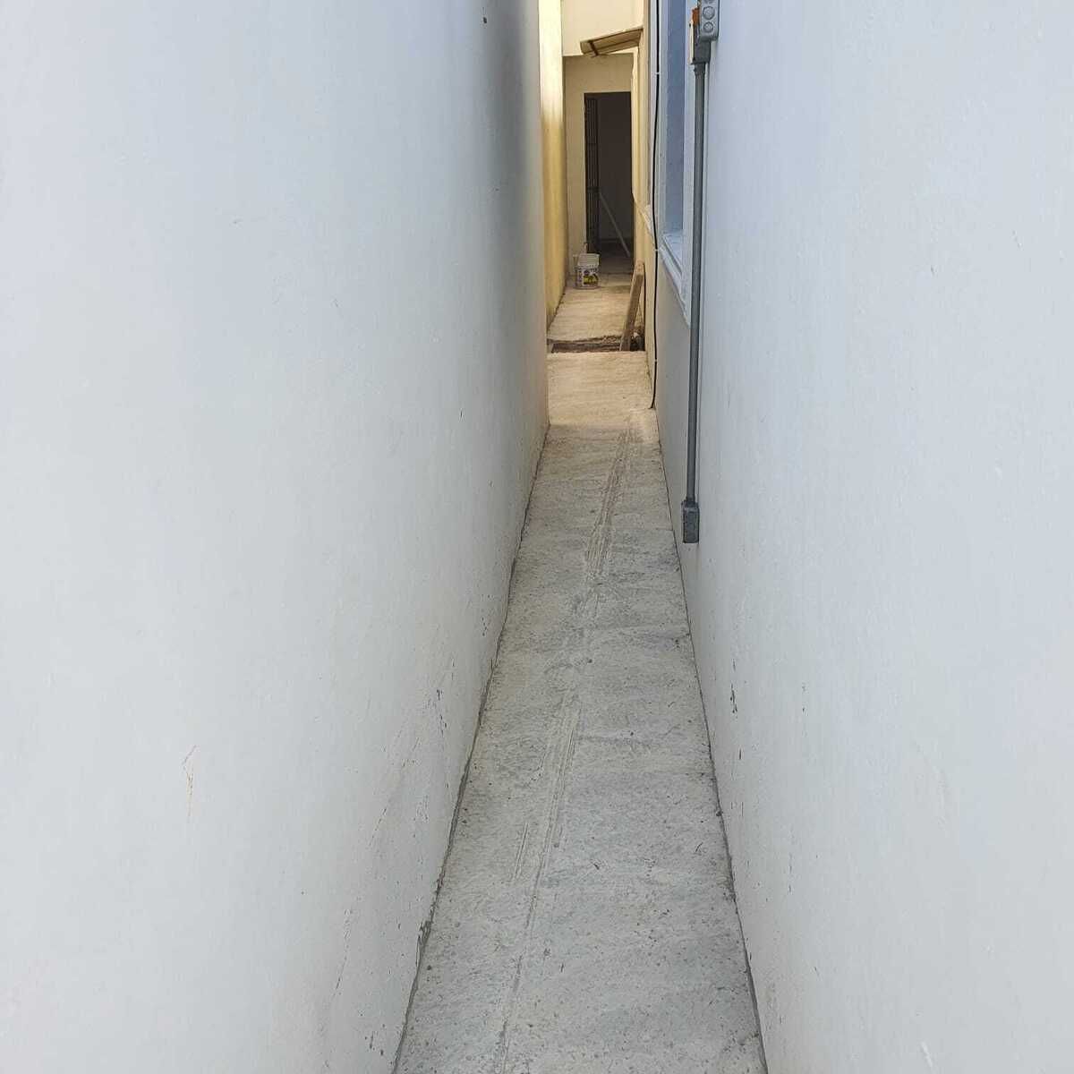 3 de 21: Pasillo de servicio