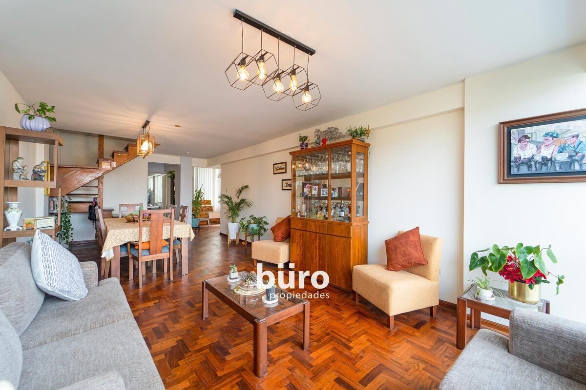 1 de 27: Sala y comedor