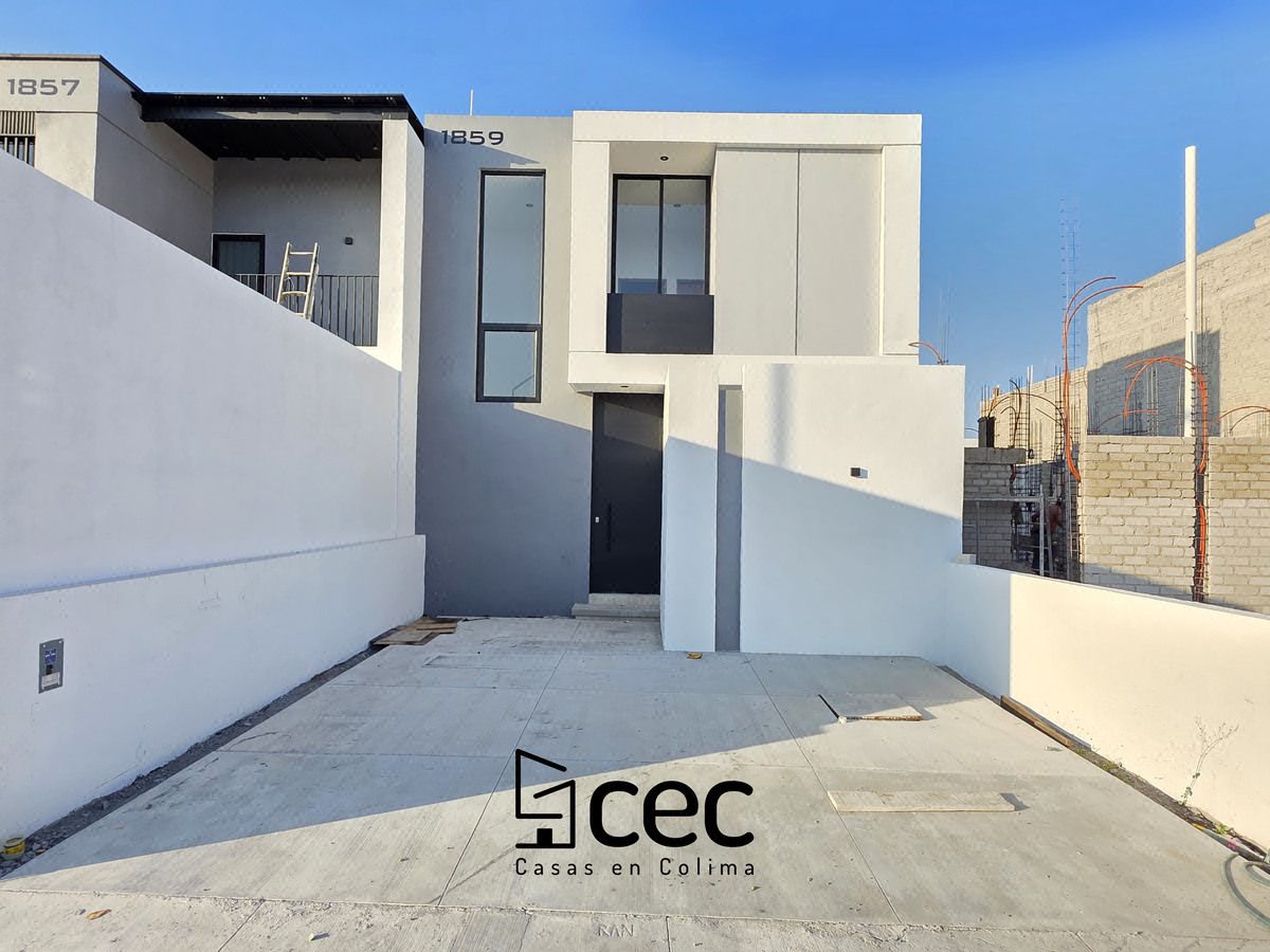 Casa en Colima, 2 Recámaras, 2.5 Baños, Cochera para 2 Autos.