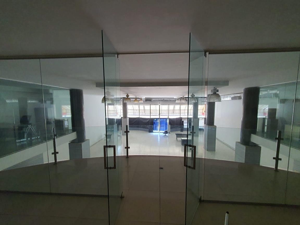 Local with 2 warehouses in downtown Monterrey - foto 4