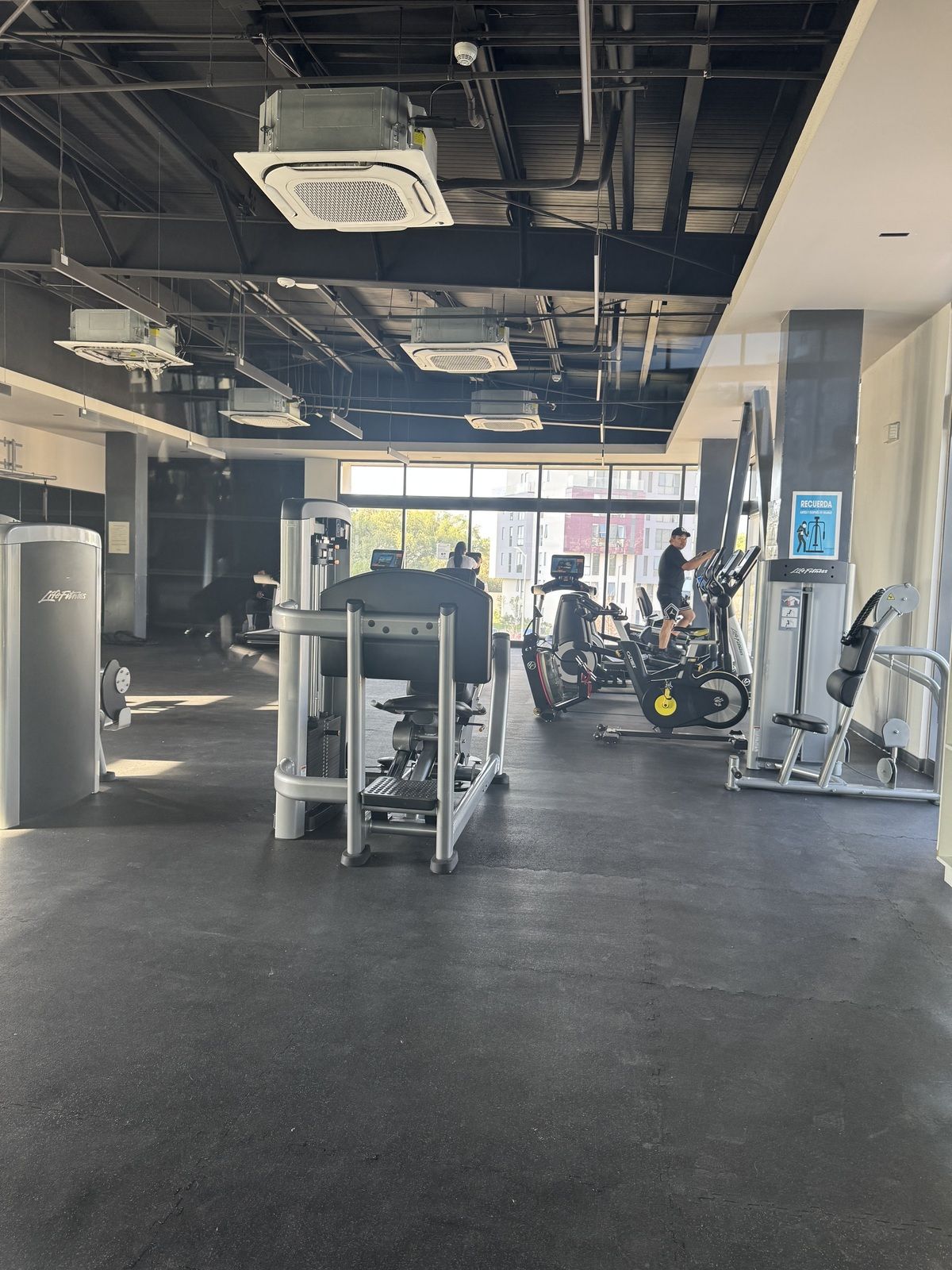 gimnasio club house