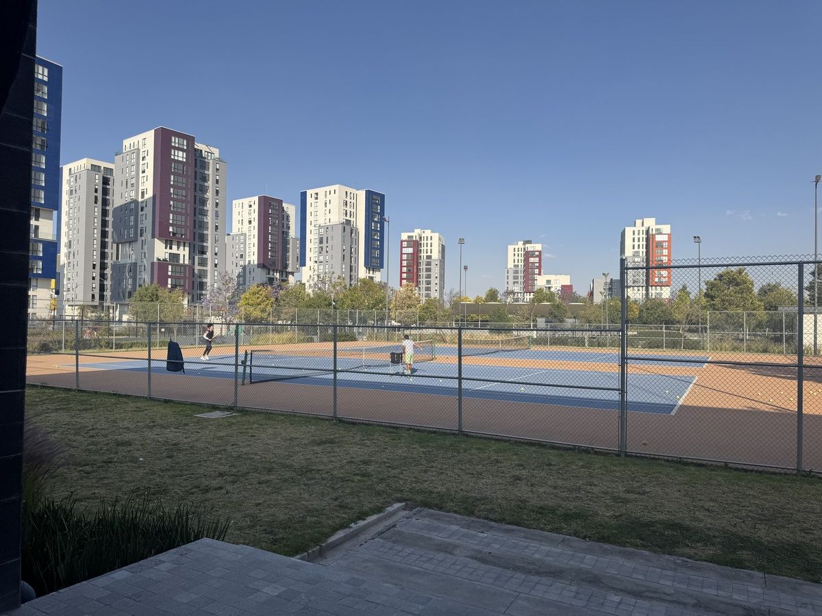 cancha de tenis club house