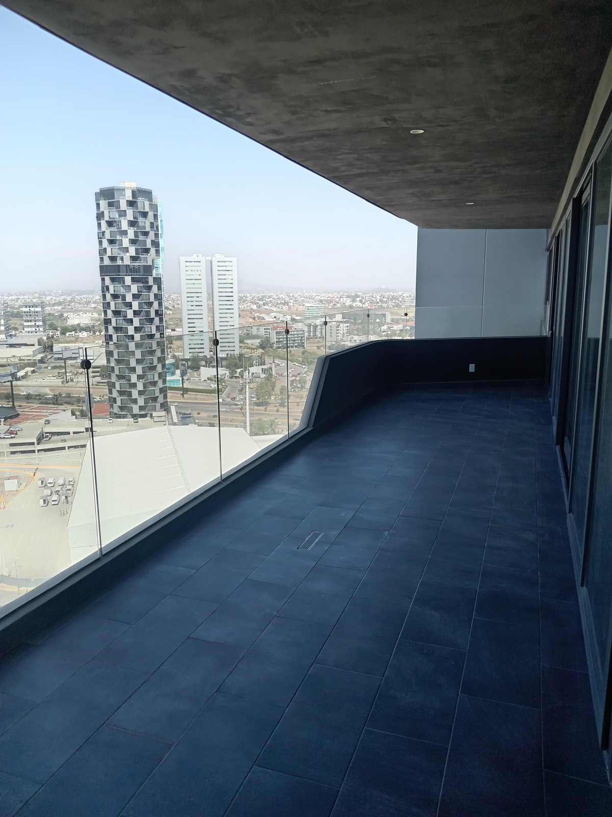 2 de 13: Terraza Principal