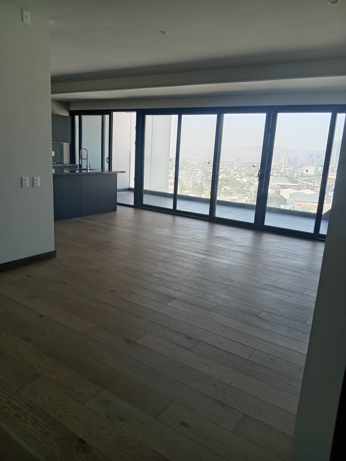 4 de 13: Sala Comedor