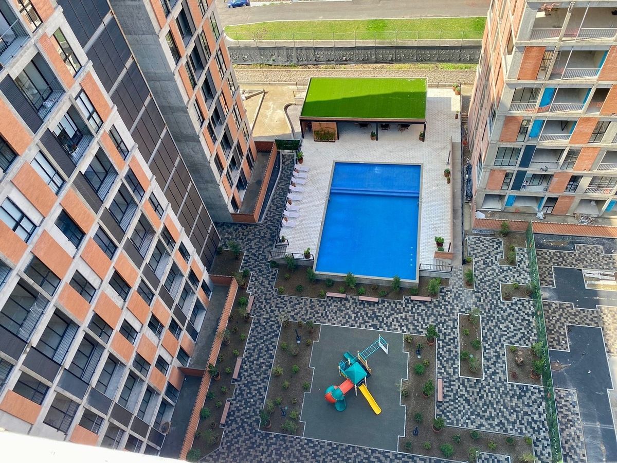 5 de 18: Piscina y terraza