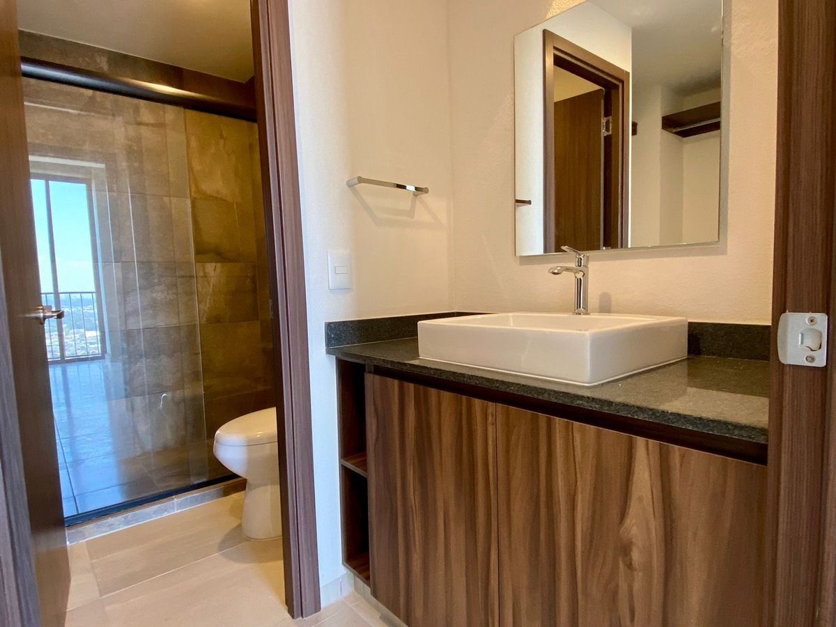 16 de 18: Lavamanos baño