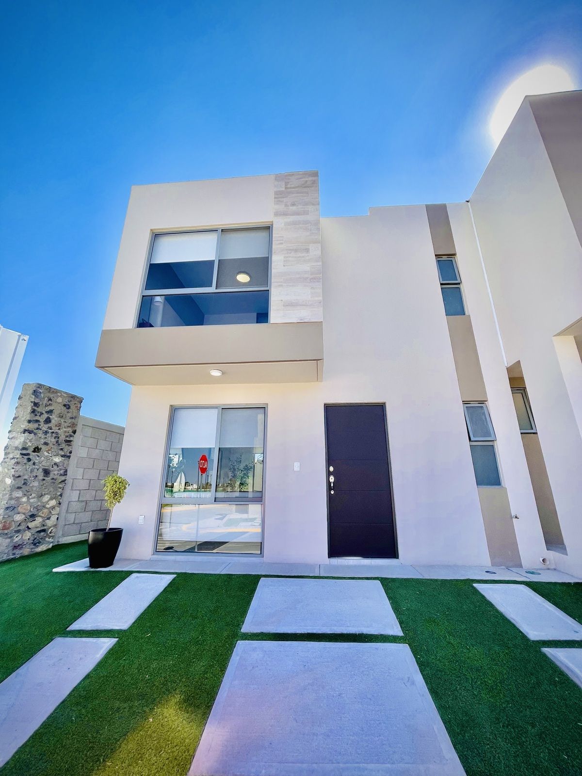 NUEVA Casa con excelentes espacios Zonas REAL SOLARE - foto 1