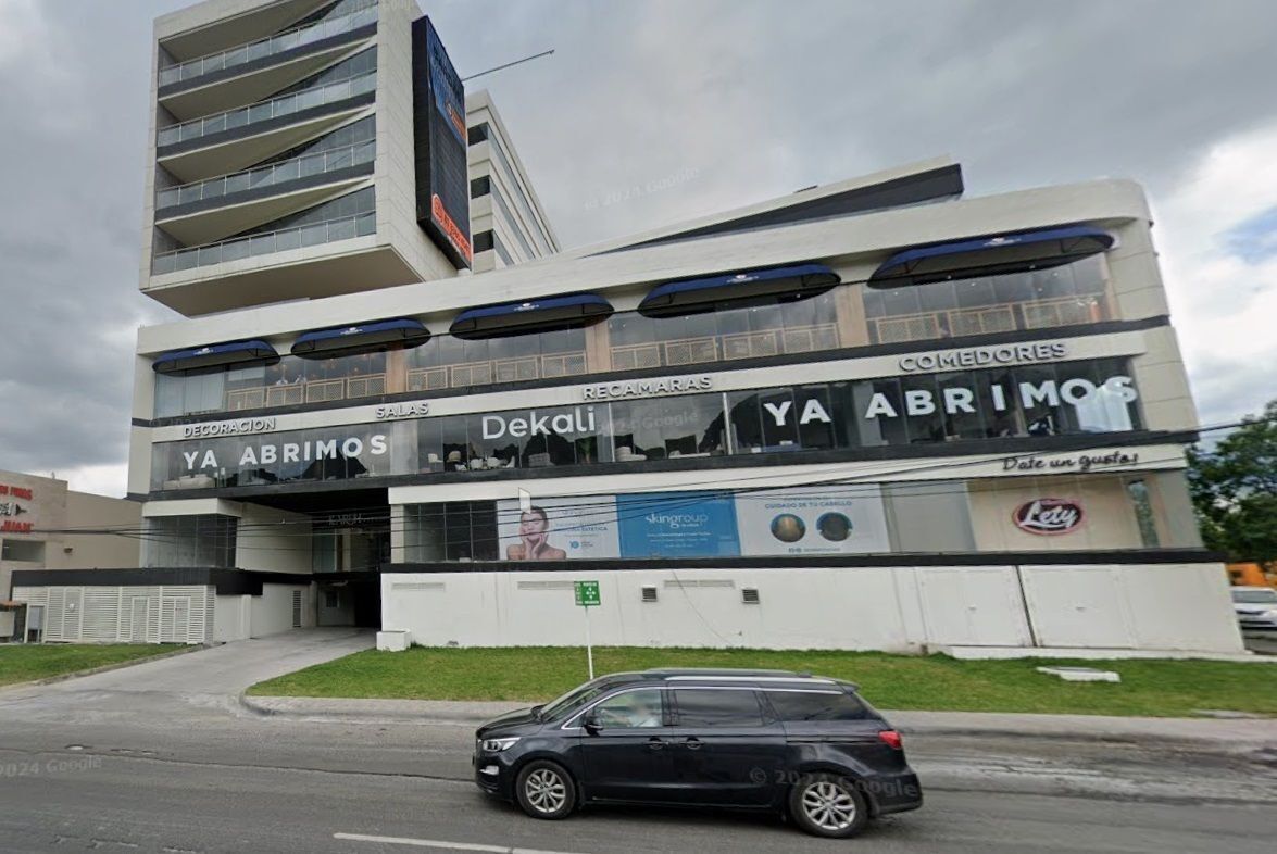 4 of 16: FACHADA LATERAL