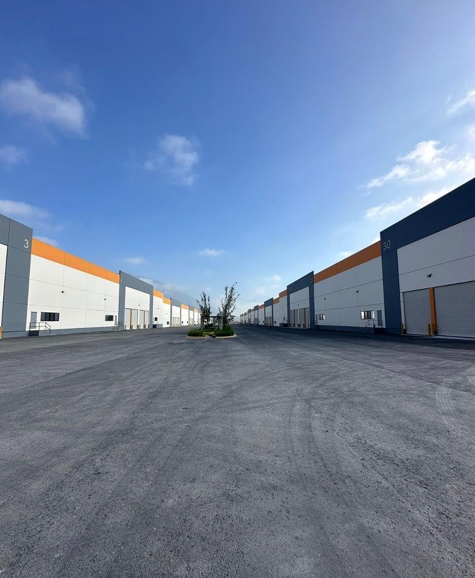 8 of 10: Interior del parque