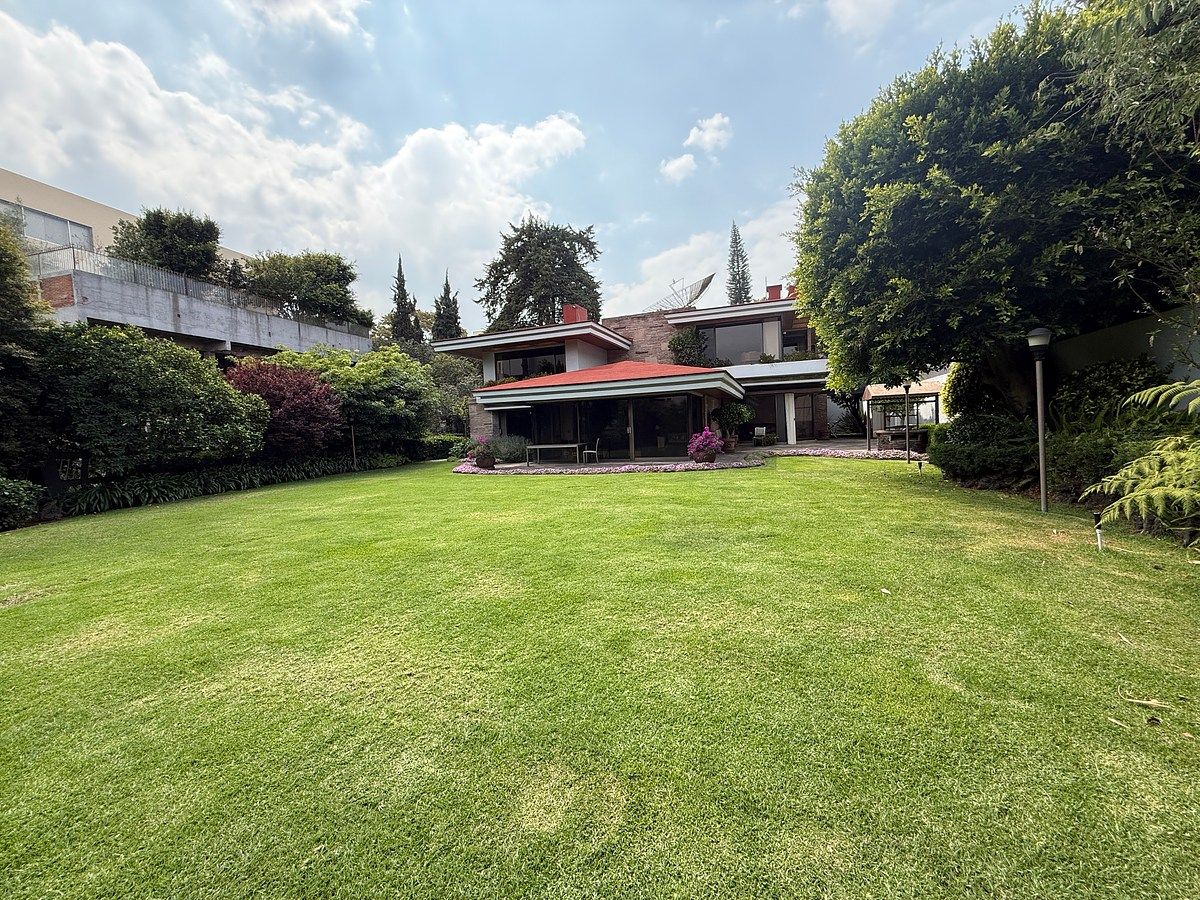 VENDA CASA IMPECÁVEL EM BOSQUES DE LAS LOMAS, foto 1 de 39