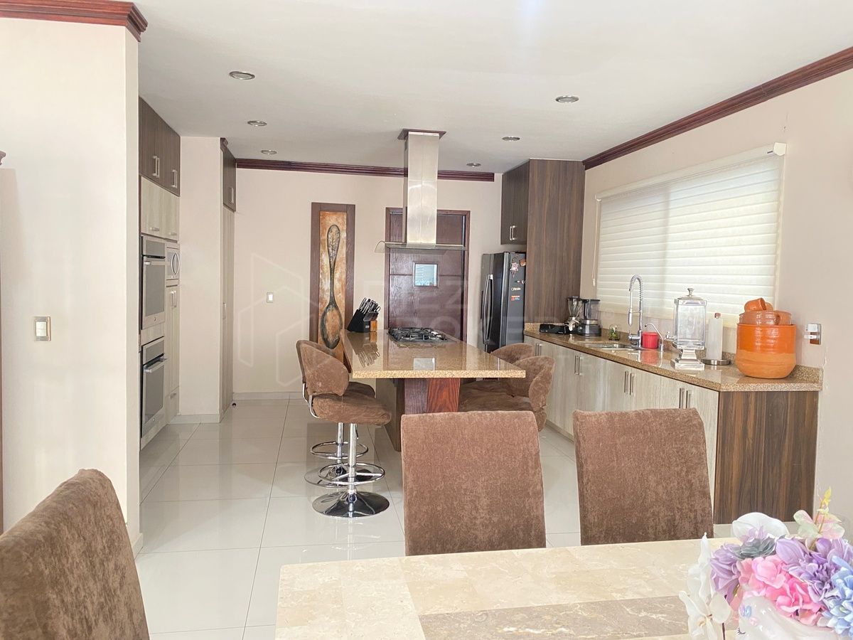 Casa en Venta -Casa Fuerte, Coto Baluarte, Tlajomulco de Zúñiga - foto 4