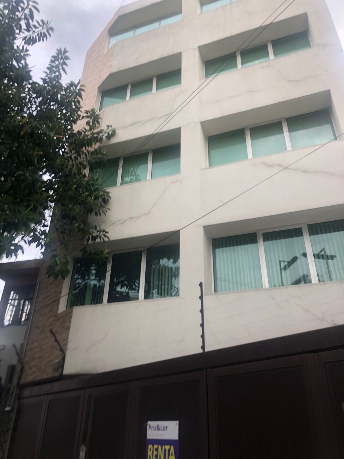 1 de 10: FACHADA