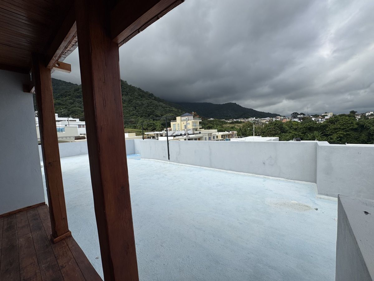 8 of 8: Mountain view back terrace