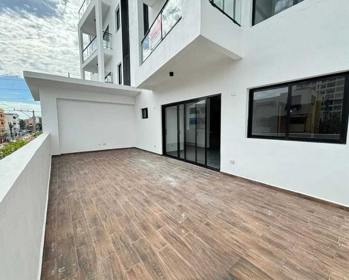 2 de 6: Terraza privada apto