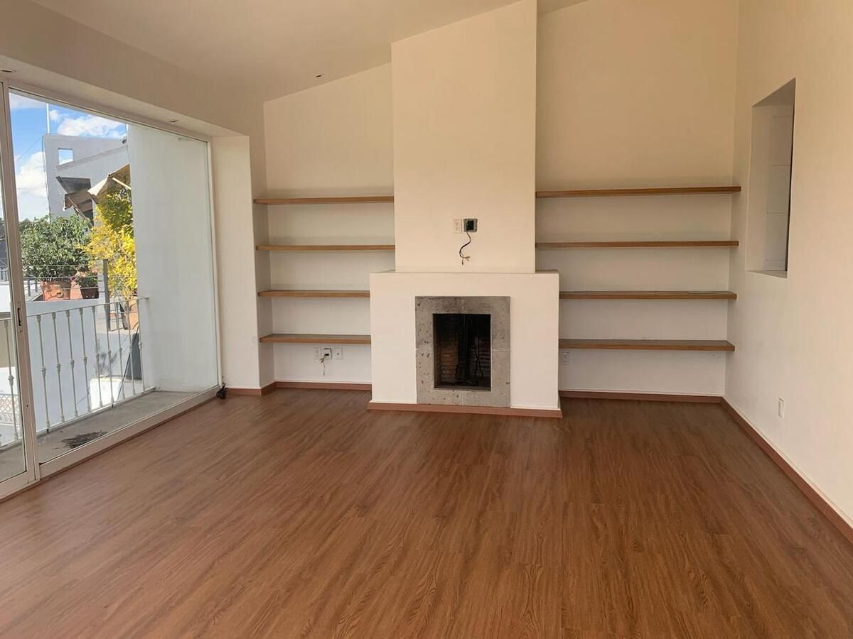 Edificio en Venta en Palacio De Versalles con 0 Recámaras, 0 Baños y 1189 Metros Cuadrados Edificio en Venta en Palacio De Versalles con 0 Recámaras, 0 Baños y 1189 Metros Cuadrados