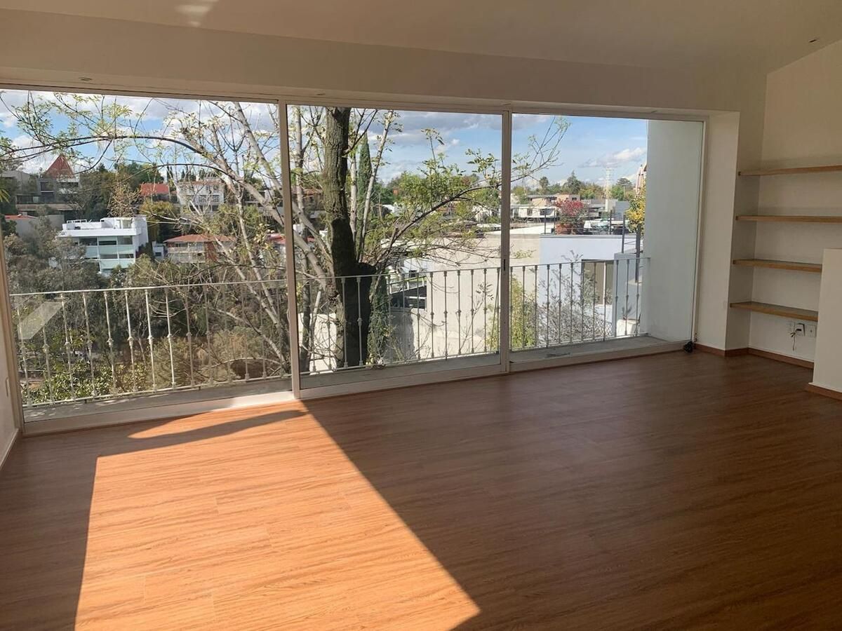 Edificio en Venta en Palacio De Versalles con 0 Recámaras, 0 Baños y 1189 Metros Cuadrados Edificio en Venta en Palacio De Versalles con 0 Recámaras, 0 Baños y 1189 Metros Cuadrados