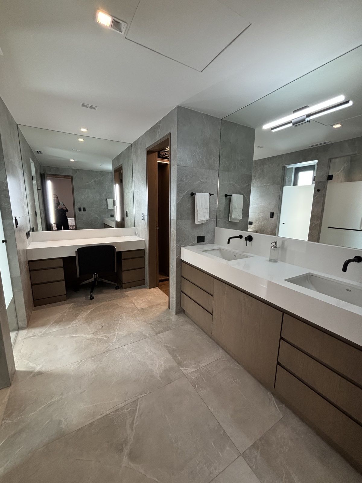 6 de 9: BAÑO PRINCIPAL