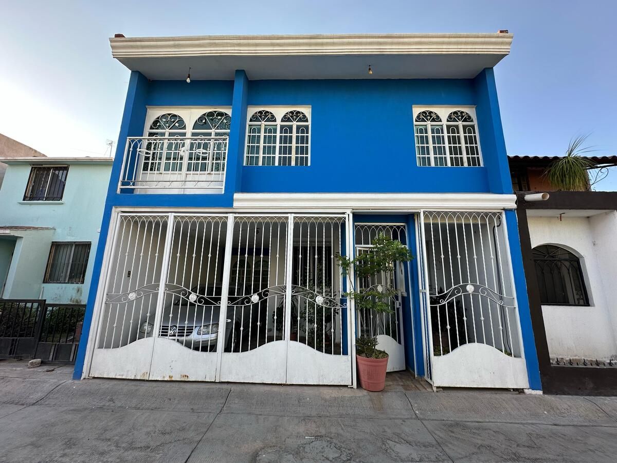 1 de 22: Fachada